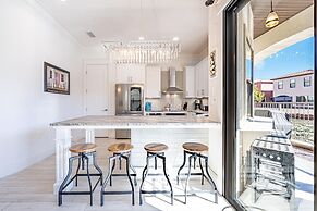 Villa Lago 1945 - 4BR 4b.5a -