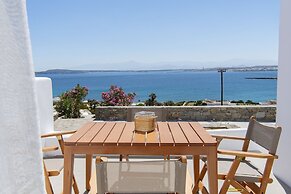 Kymo Luxury Suites Paros