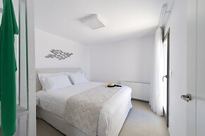 Kymo Luxury Suites Paros