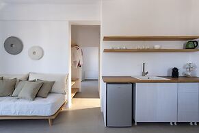 Kymo Luxury Suites Paros