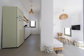 Kymo Luxury Suites Paros