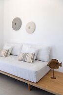 Kymo Luxury Suites Paros