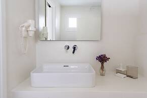 Kymo Luxury Suites Paros