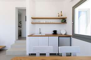 Kymo Luxury Suites Paros