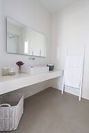 Kymo Luxury Suites Paros