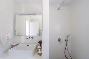 Kymo Luxury Suites Paros