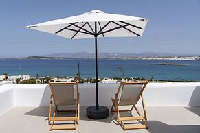 Kymo Luxury Suites Paros