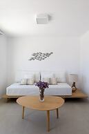 Kymo Luxury Suites Paros