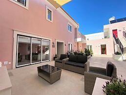 Cardeal Suites & Apartments