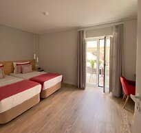 Cardeal Suites & Apartments