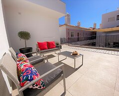 Cardeal Suites & Apartments