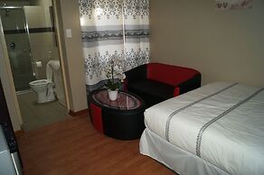 Miraton Eastgate Suites