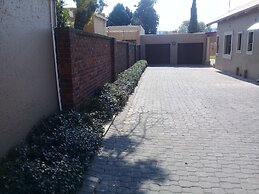 Miraton Eastgate Suites