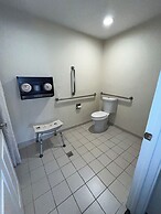 Oregon Trail Inn and Suites