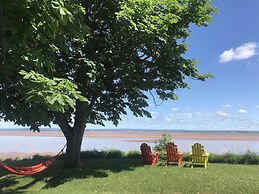 Cresthaven By the Sea