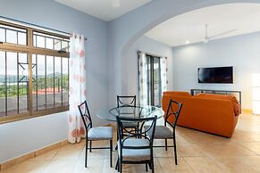 2BD Condo With Pool and Scenic Ocean View in Flamingo