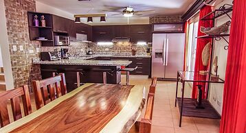 Big Private Home With Pool in Surfside - a Short Walk From the Beach