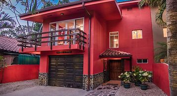 Big Private Home With Pool in Surfside - a Short Walk From the Beach