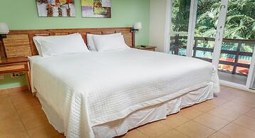 Big Private Home With Pool in Surfside - a Short Walk From the Beach