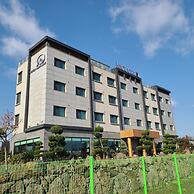 Nice Cat Hotel & Guest House