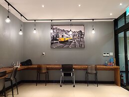 Nice Cat Hotel & Guest House