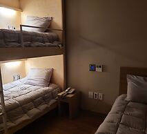 Nice Cat Hotel & Guest House