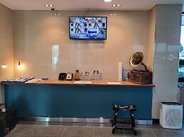 Nice Cat Hotel & Guest House