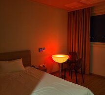 Nice Cat Hotel & Guest House