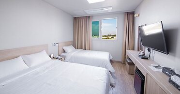 Nice Cat Hotel & Guest House