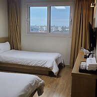 Nice Cat Hotel & Guest House