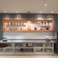 Nice Cat Hotel & Guest House