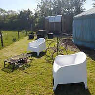 Beautiful Rural Yurt With Wood Fired hot tub