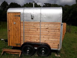 Beautiful Rural Yurt With Wood Fired hot tub