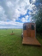 Beautiful Rural Yurt With Wood Fired hot tub
