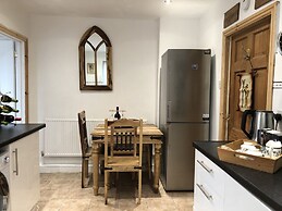 Remarkable 3-bed House in Durham