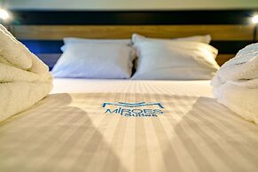 Miroes Suites