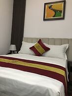 Queen Nhan Chinh Hotel