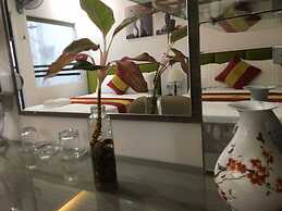 Queen Nhan Chinh Hotel