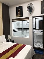 Queen Nhan Chinh Hotel