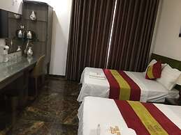 Queen Nhan Chinh Hotel