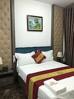 Queen Nhan Chinh Hotel