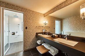 THE GATE HOTEL RYOGOKU by HULIC