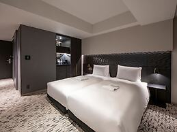 THE GATE HOTEL RYOGOKU by HULIC