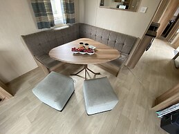 3 Bed 8 Berth Caravan in California Cliffs - D53