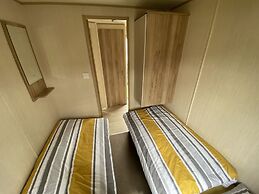 3 Bed 8 Berth Caravan in California Cliffs - D53