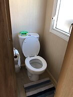 3 Bed 8 Berth Caravan in California Cliffs - D53