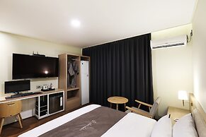 Hotel Urban Brown