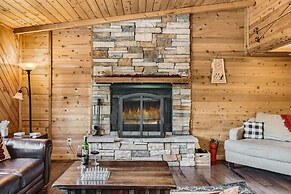 Gasthaus Breck 6 Bedroom Home by RedAwning