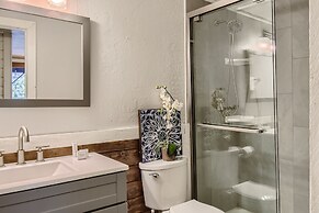 Gasthaus Breck 6 Bedroom Home by RedAwning