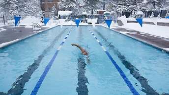 Tahoe Donner Pinnacle Loop Mountain 5 Bedroom Home by RedAwning